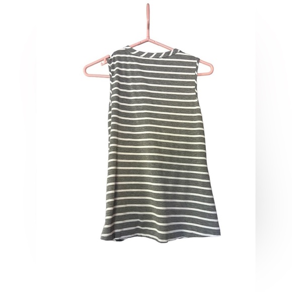 Moa Moa x-small sleeveless top - Picture 2 of 6